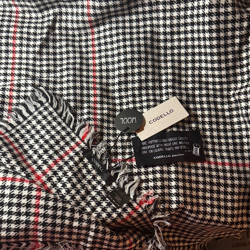 Codello Houndstooth Wool Scarf